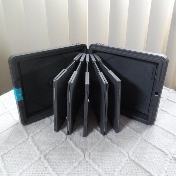 LASERLINE ~ 12 Disc Wallet Organizer ~ Soft-touch, Hard Case ~CD / DVD / Blu Ray - Picture 2 of 5